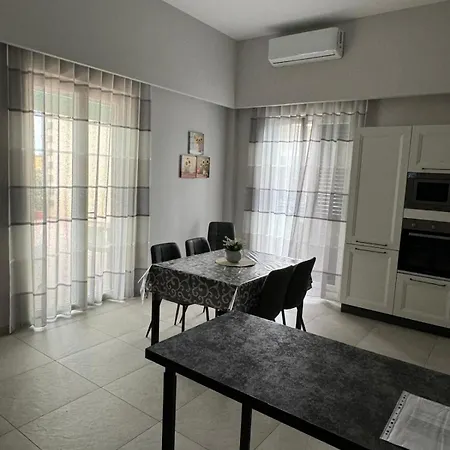 Hibiscus Apartment *